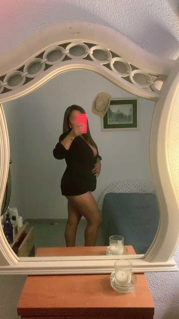 FIESTERA, SENSUAL Y MUY ENROLLADA 24H SALIDAS