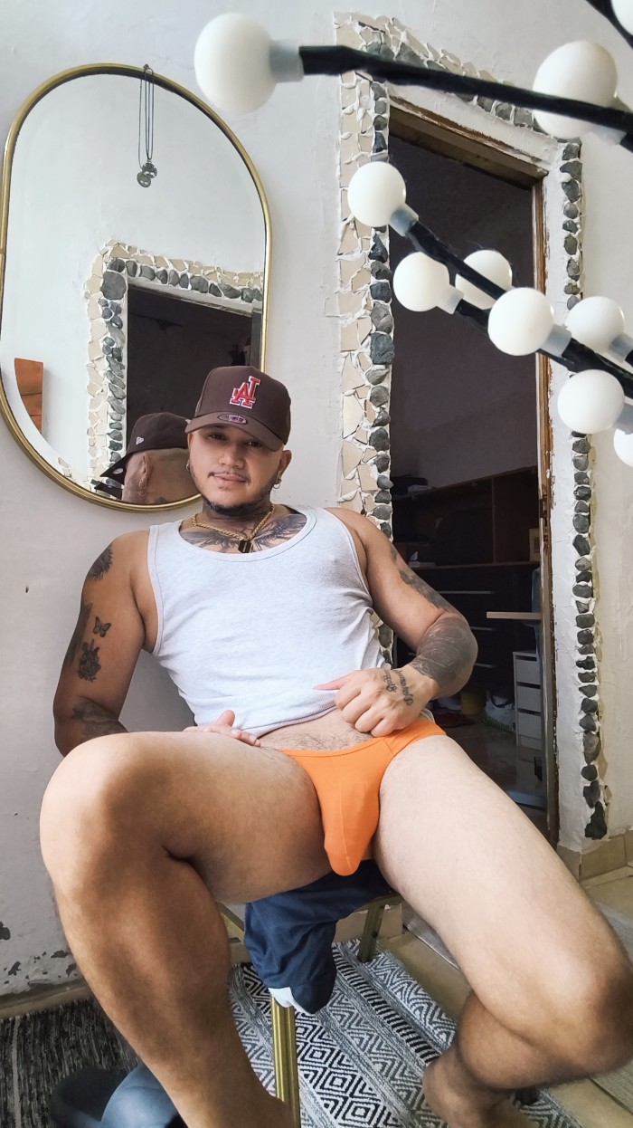 CHICO DE COMPAÑÍA VENEZOLANO EN LAS PALMAS,X,.X,..
