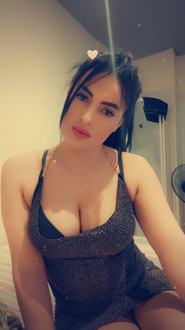 Una diosa activa pasiva guarradas atope fiestera