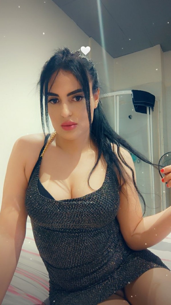 Una diosa activa pasiva guarradas atope fiestera