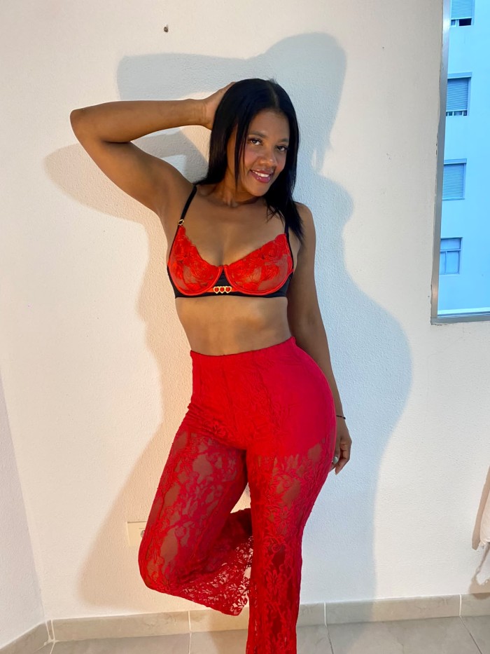 COLOMBIANA MUY ARDIENTE EN EL EJIDO