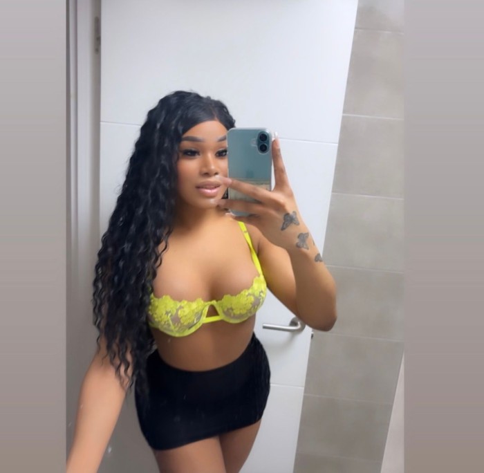 BOMBA DE SEXO FIESTA A TOPE TRANS MORENAZA RECIEN