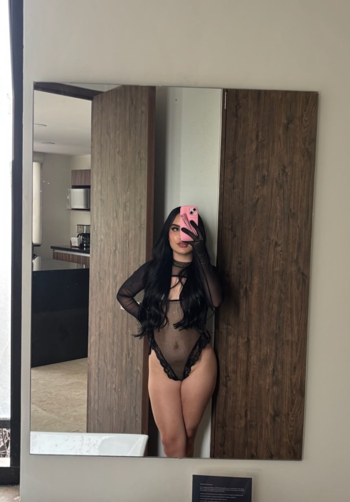 HERMOSA MUJER UNICA ARDIENTE FIESTERA A TOPE