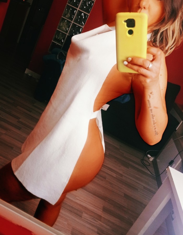 DELICIOSA ARDIENTE LUJURIOSA DESEOSA DE PLACER