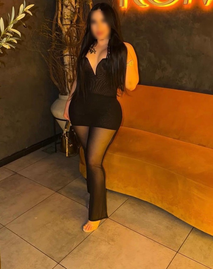 COLOMBIANA DELICIOSA Y ENTREGADA SOLO SALIDAS 24