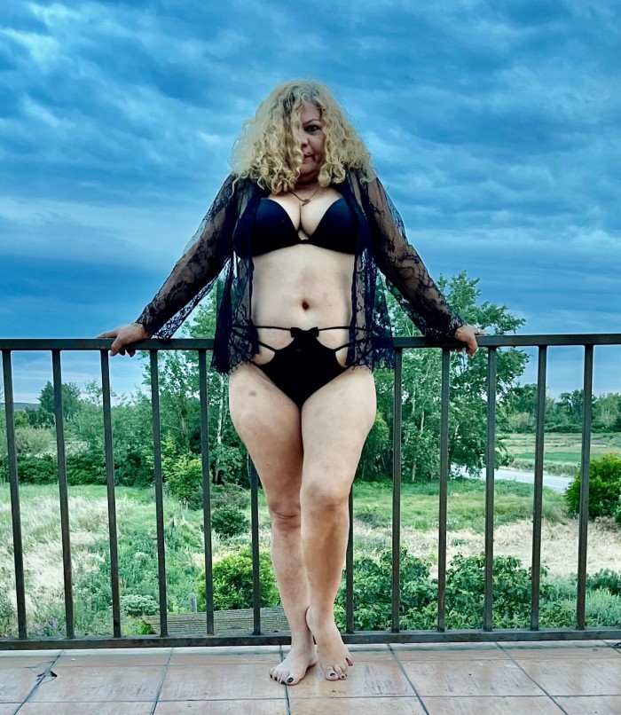Madurita guarra cachonda y zorrita soy yo