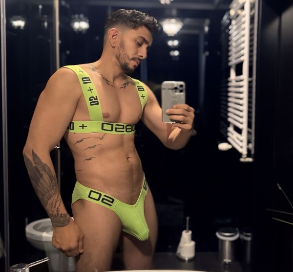 Colombiano XXL Guarro Fornido 100% Complaciente