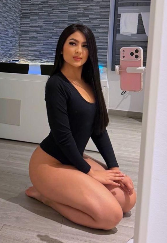 COLOMBIANA DE LUJO IMPRESIONANTE Y JOVENCISIMA
