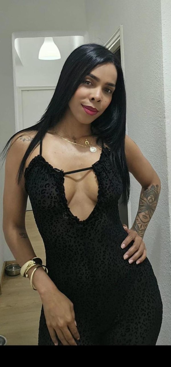 NICOLE UNA CHICA PRECIOSA