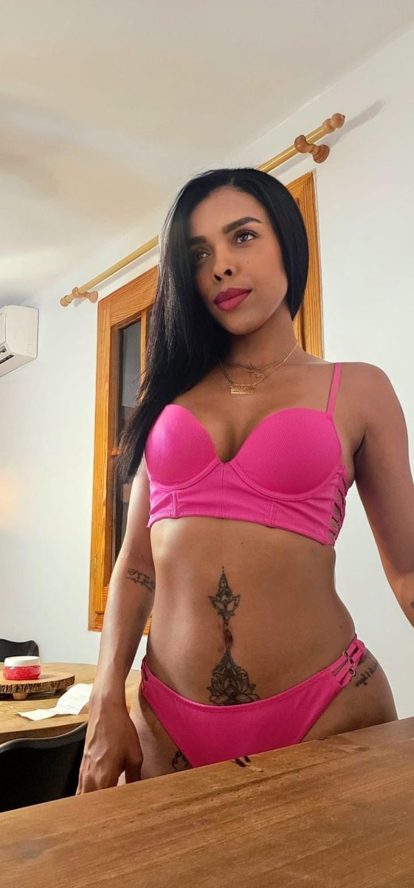 NICOLE UNA CHICA PRECIOSA