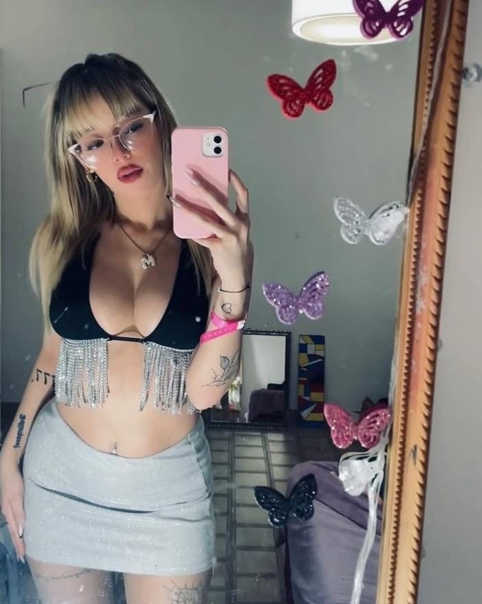 BOMBA DE SEXO TRAVIESA FIESTERA A TOPE