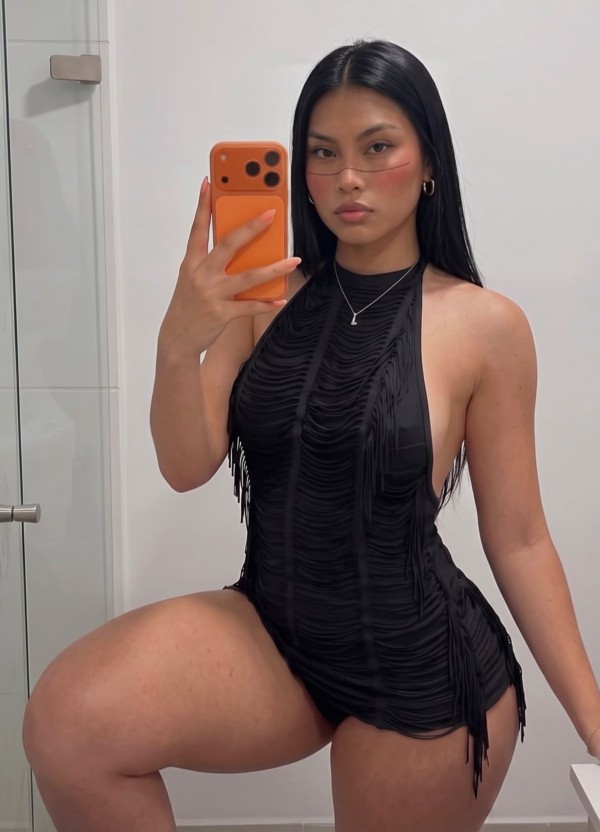 CAMILA UNA EXPLOSICION DE CHICA EN LA CAMA