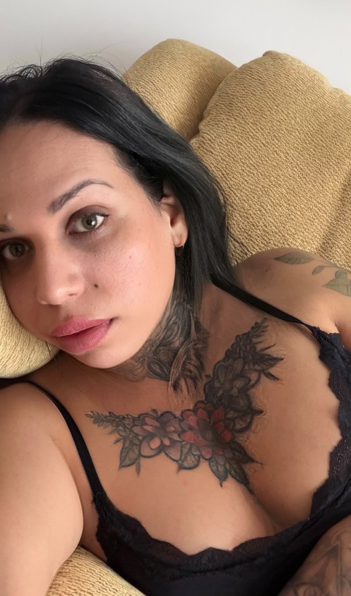 ALEXA – putita trans viciosa, bien fiestera