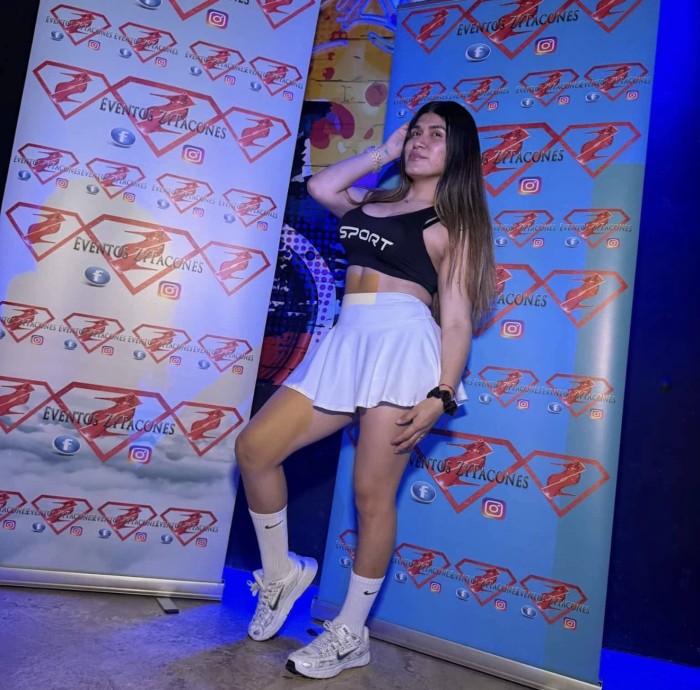 Trans colombiana muy zorra en la cama