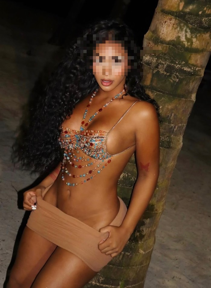 DIOSA DEL PLACER COMPLACIENTE A TUS CAPRICHOS