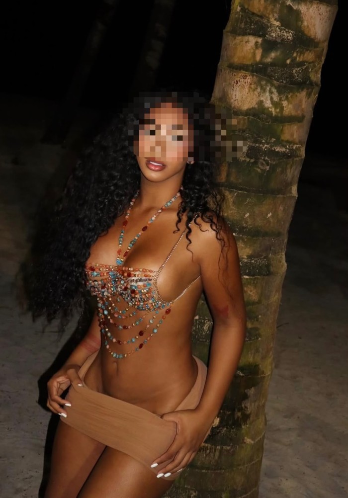 DIOSA DEL PLACER COMPLACIENTE A TUS CAPRICHOS
