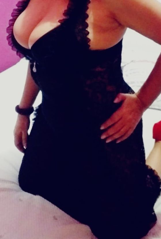 Madurita muy cachonda folladora nata