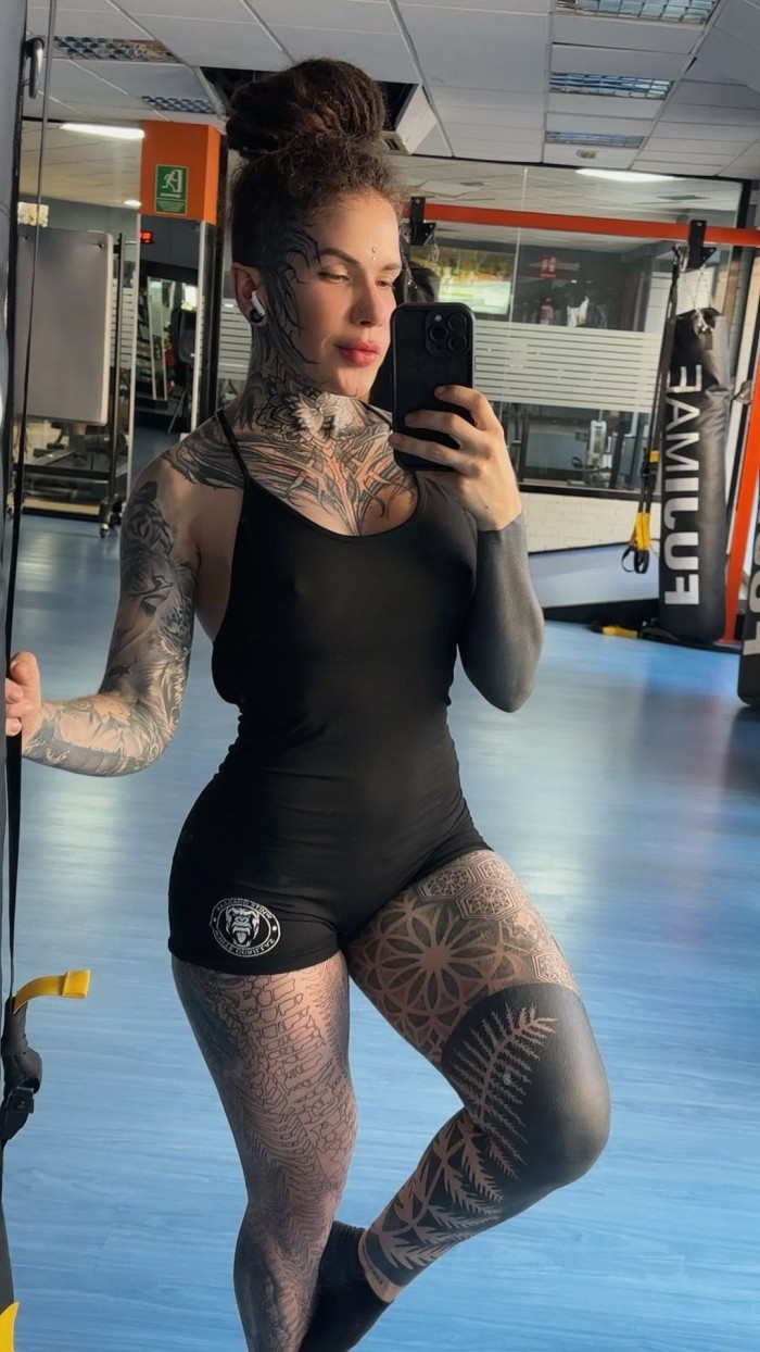 BRASILEÑA TATUADA, PICANTE E IRRESISTIBL 624563578