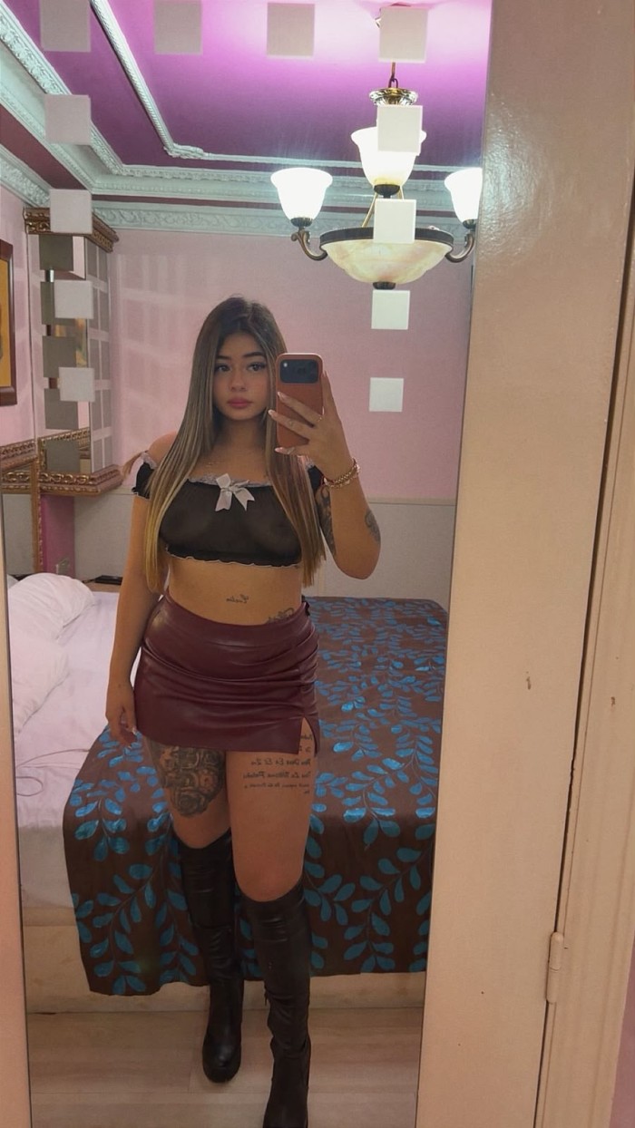JOVENCITA DIVINA, CARIÑOSA Y MUY MORBOSA