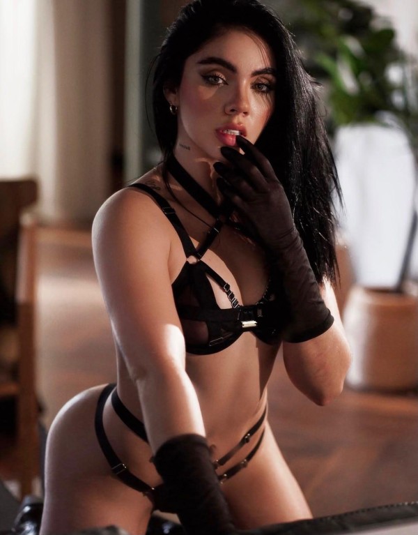 ALMENDRA TODA UNA DIOSA