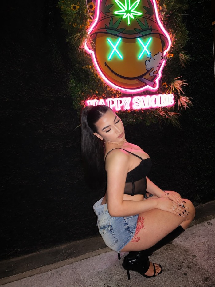 EN MALAGA TRANS FIESTERA EXQUISITA COMPLACIENTE