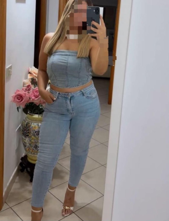 ARDIENTE SENSUAL VEN A PROBAR MI RICO CUERPO