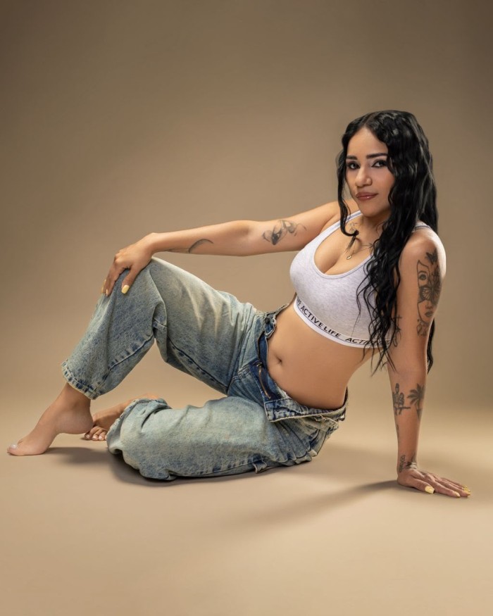 DELICIOSA FIESTERITA TRAVIESA EXPERTA EN EL SEXO