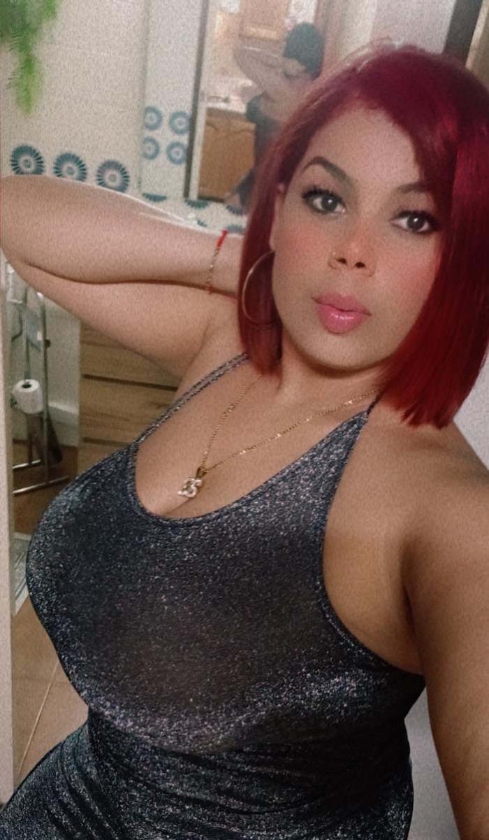 LLENAME DE TODO TU PLACER TETONA Y CACHONDA VIP