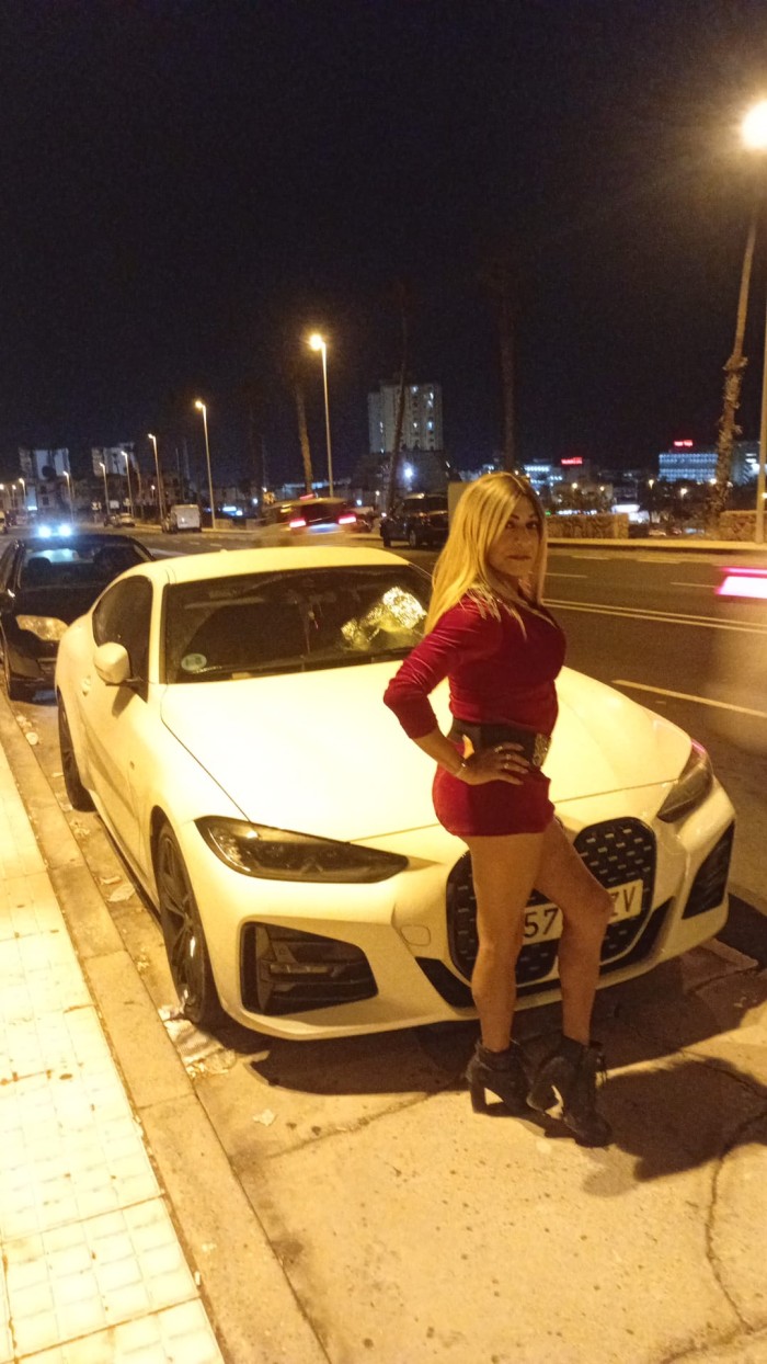 EN LAS AMERICAS TRANS TRAVIESA FIESTERA A TOPE