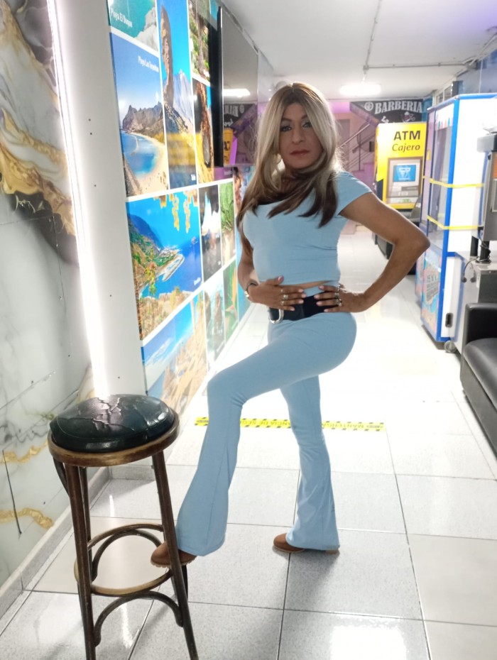 EN LAS AMERICAS TRANS TRAVIESA FIESTERA A TOPE