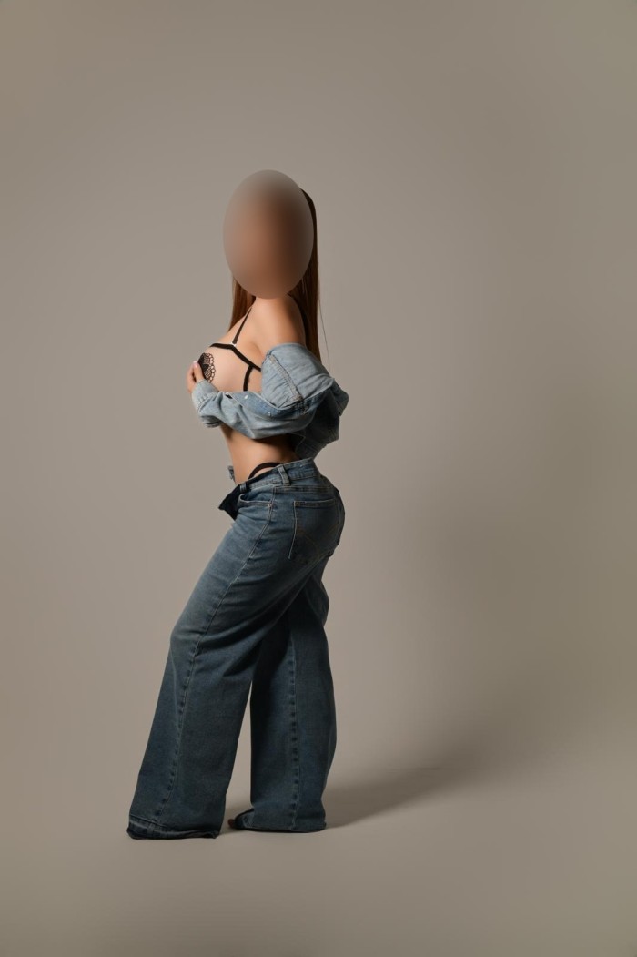 ERIKA, UNA COLOMBIANA SENSUAL 663127543