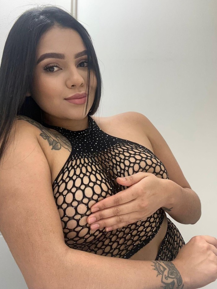 VEN Y DISFRUTA DE ESTE RICO COÑITO PARA TI SOLO