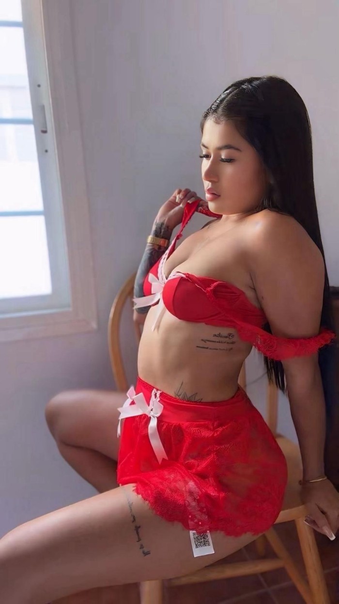EN LAS GALLETAS JOVENCITA CON GANAS DE SEXO