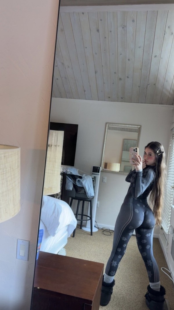 TU CHICA JOVENCITA EN FERROL 21 AÑOS