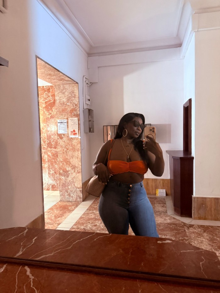 por El Metro Hospital Clínic MORENAZA SENSUAL Y APASIONADA 670449604