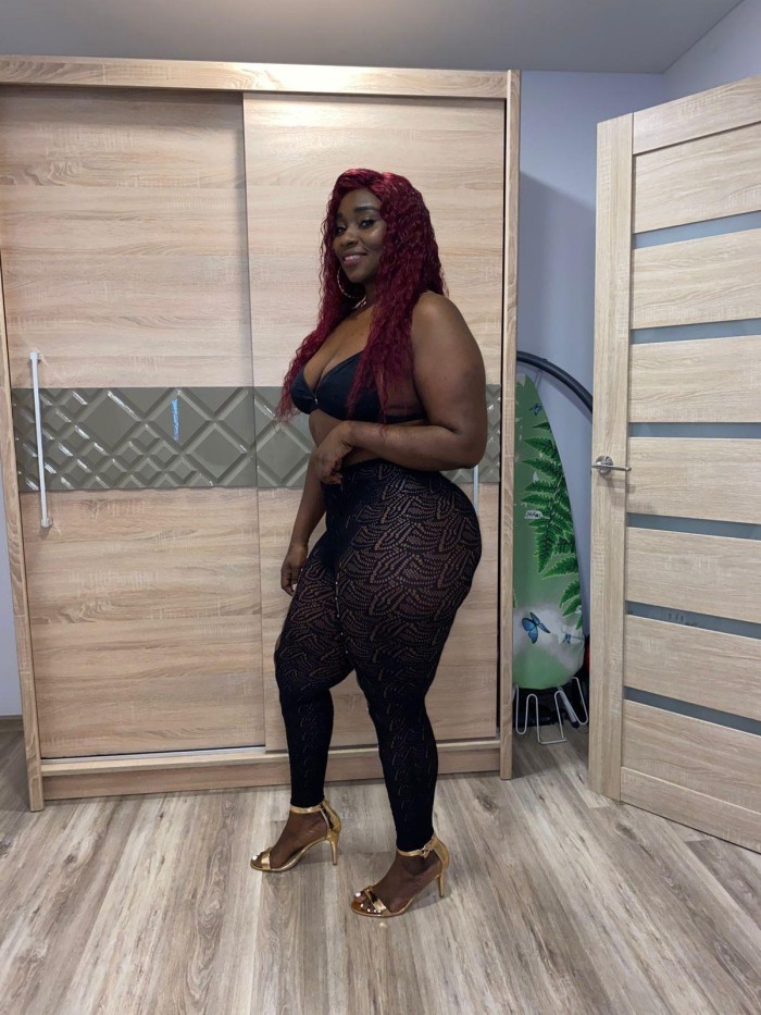 por El Metro Hospital Clínic MORENAZA SENSUAL Y APASIONADA 670449604