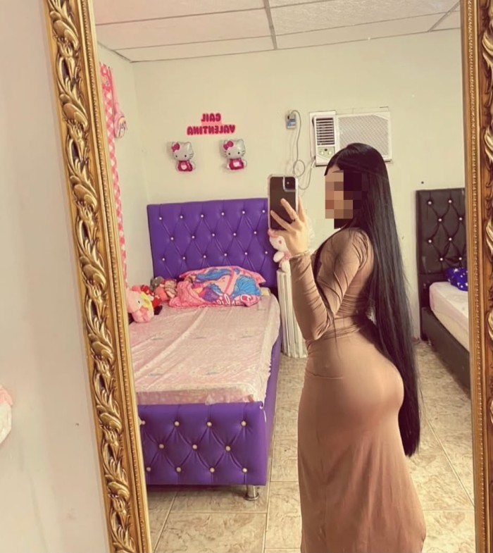 LATINA MUY CACHONDA, MENTE ABIERTA Y FIESTERA