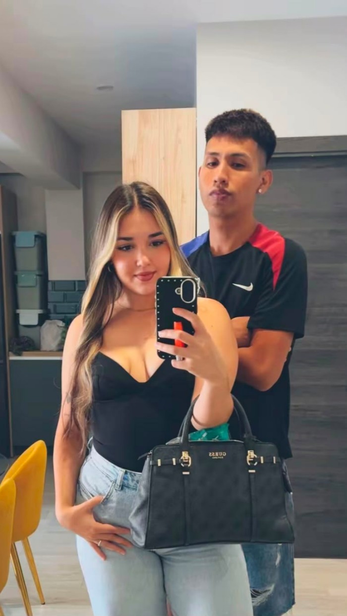 Somos una Pareja Caxondos Fiesteros 24H También Vide