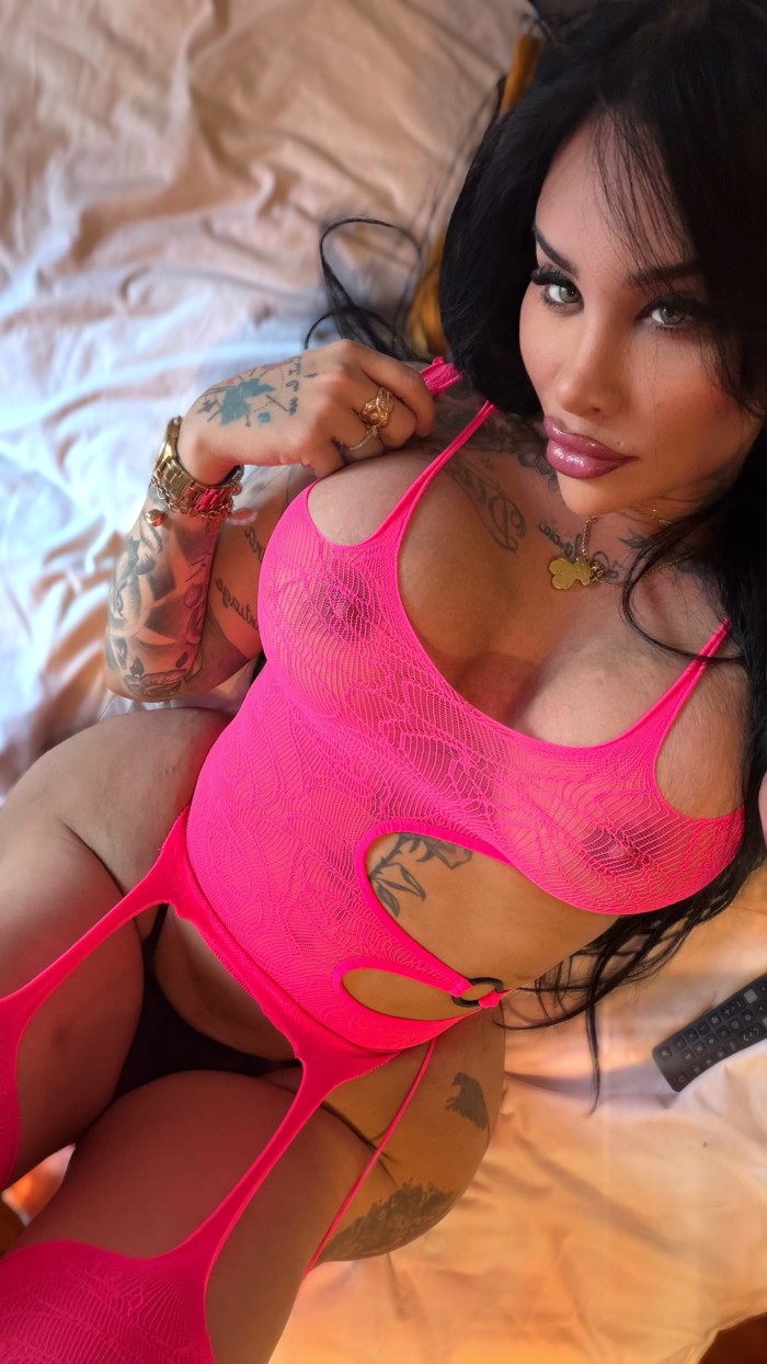 Soy una mujer transexual divertida atractiva fiest