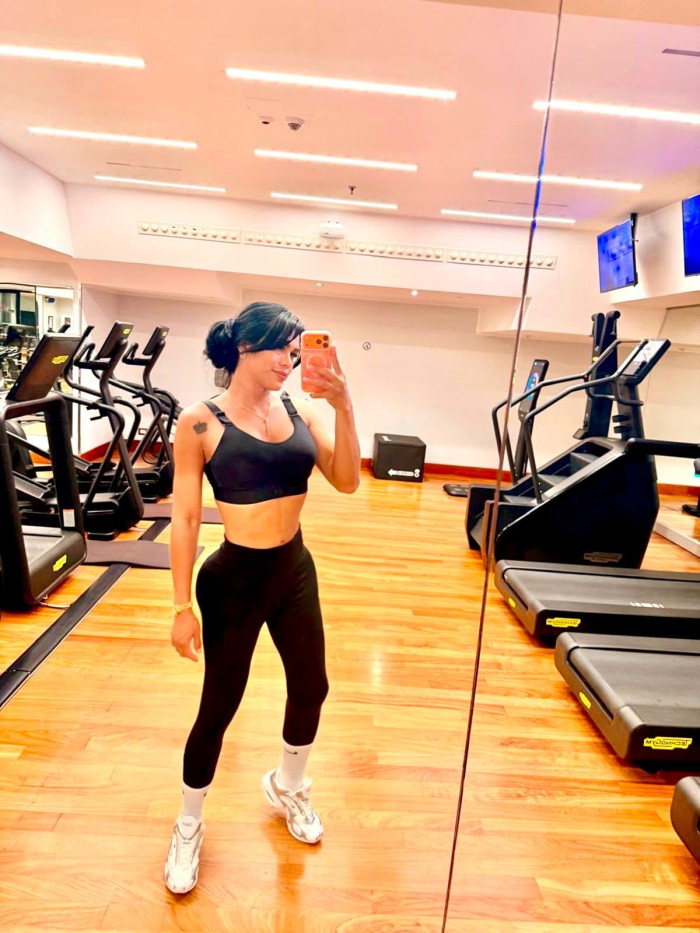 Novedad brasilera femenina Dotada lechera activa y pasiva