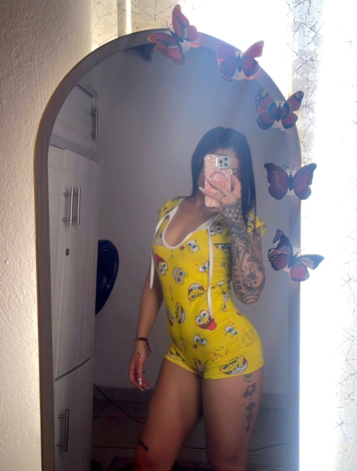 LATINA CON UN TOQUE ESPECIAL 745054338