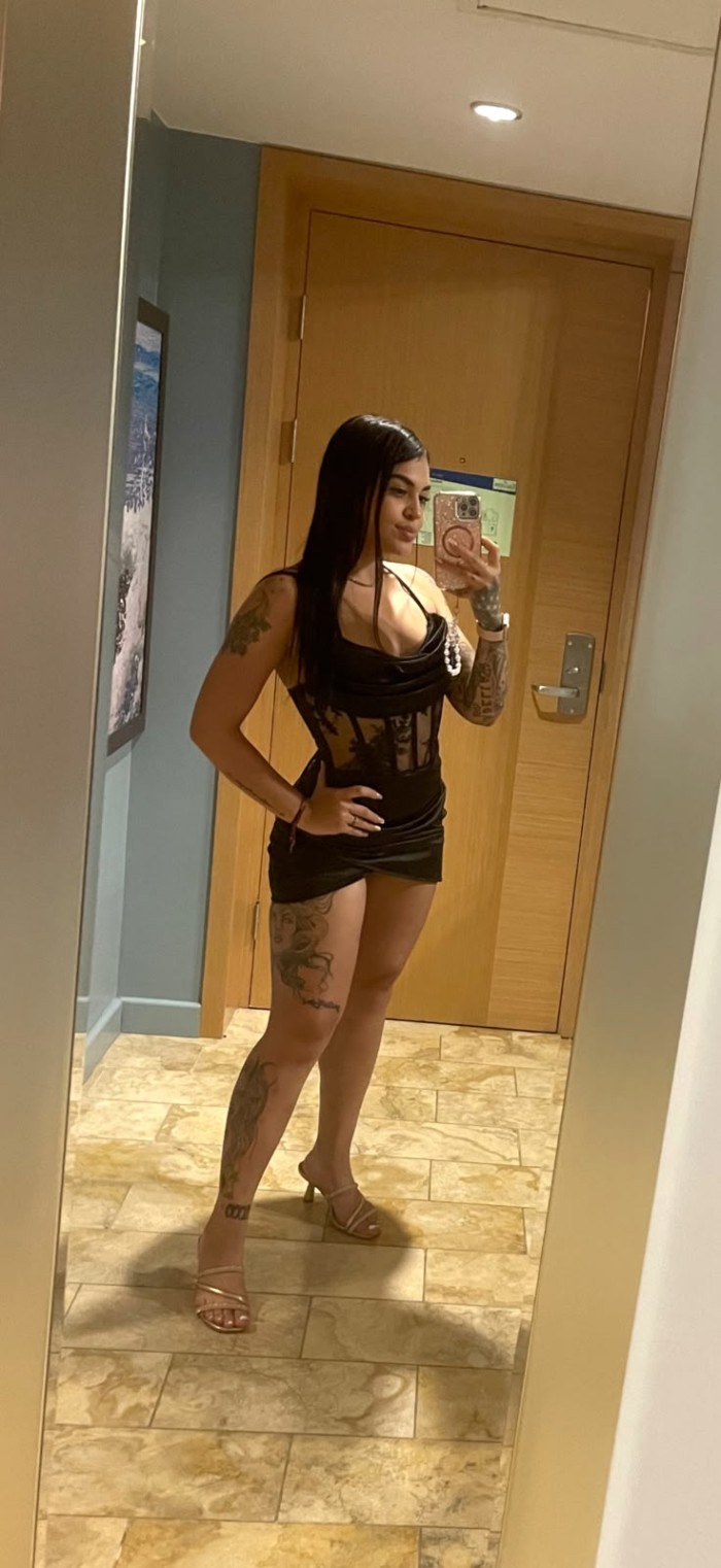 LATINA CON UN TOQUE ESPECIAL 745054338
