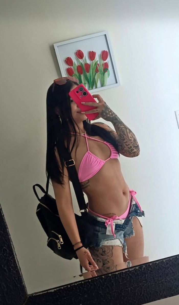 LATINA CON UN TOQUE ESPECIAL 745054338