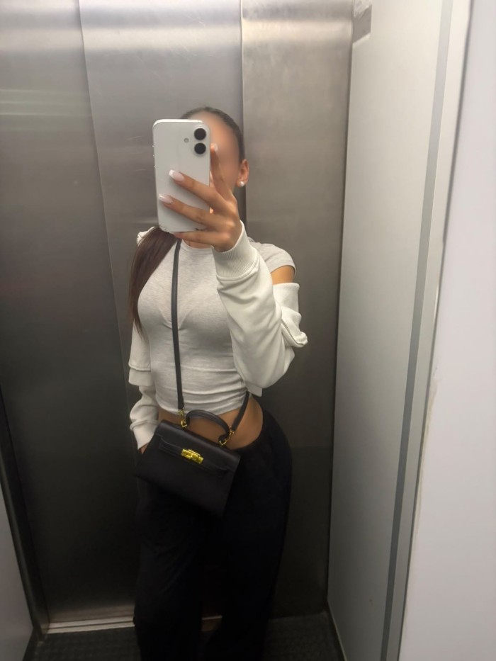 DISFRUTA DE MI COÑITO JUGOSO FIESTERA CACHONDA