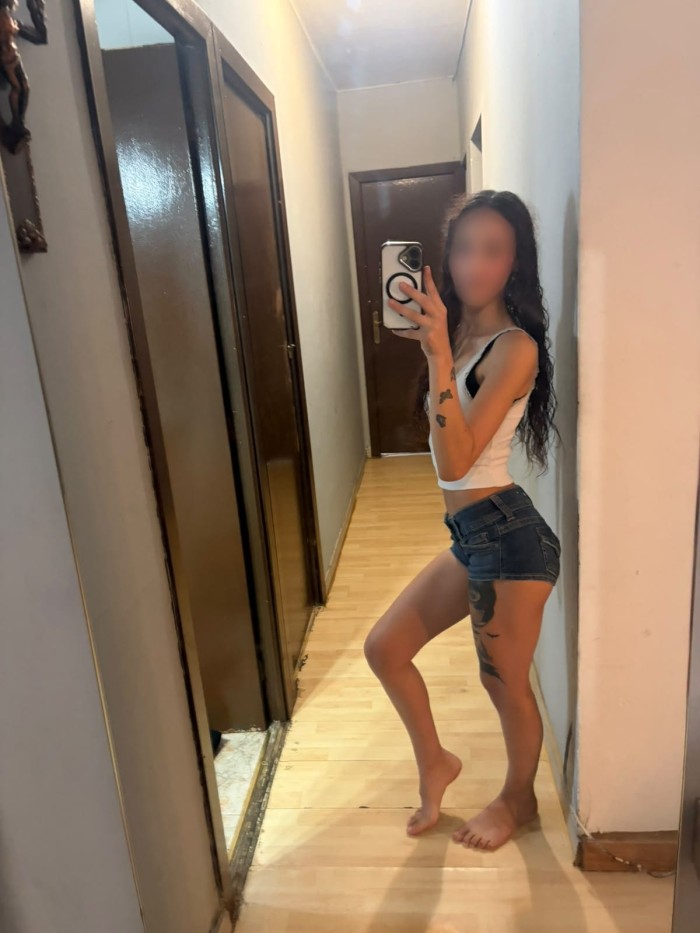 DISFRUTA DE MI COÑITO JUGOSO FIESTERA CACHONDA