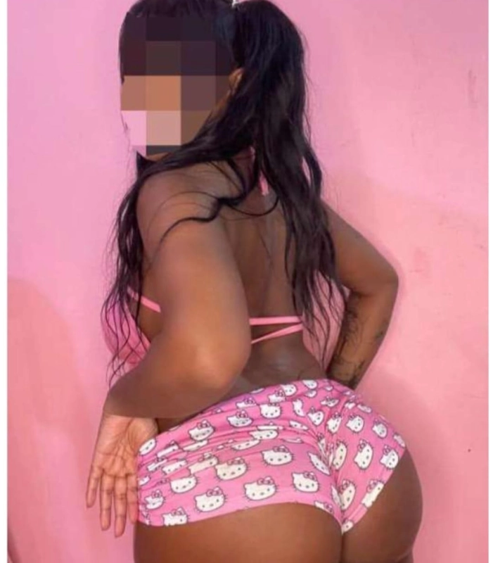 UNA LATINA MUY ARDIENTE CON GANAS DE MUCHA FIESTA