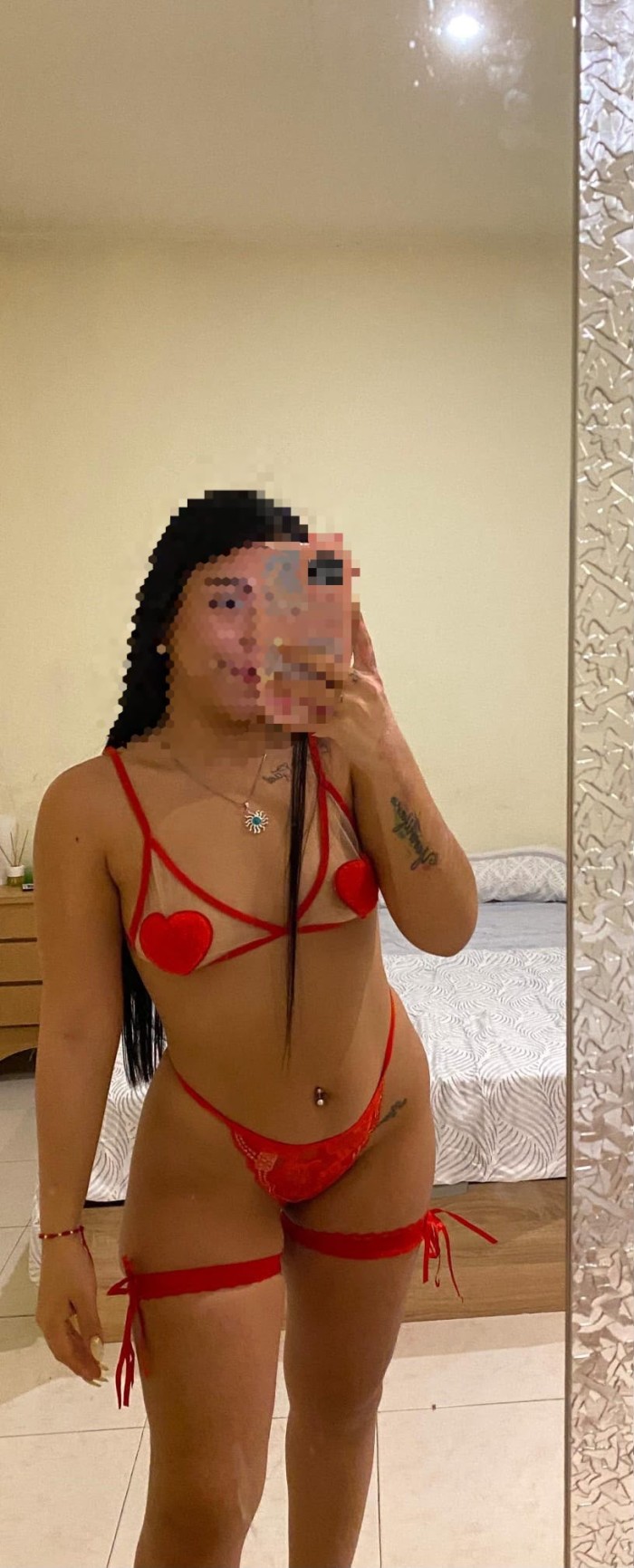 MUY IMPLICADA CACHONDA FIESTERA