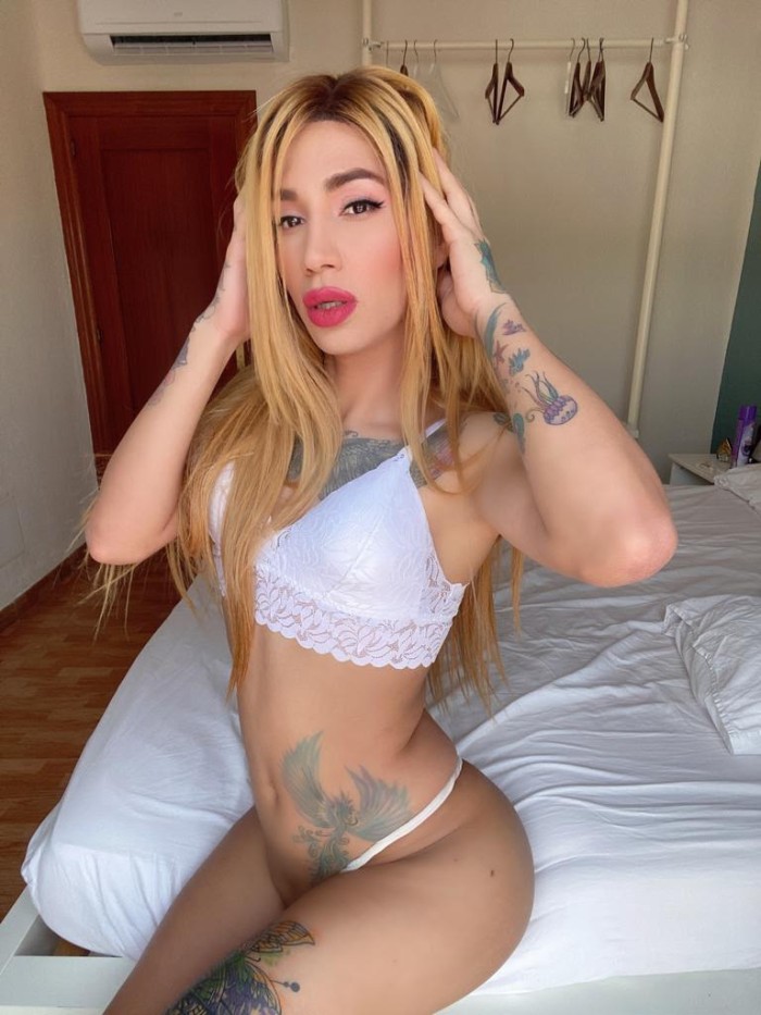 Hola soy Chanel chicatrán recién llegada a Marbell