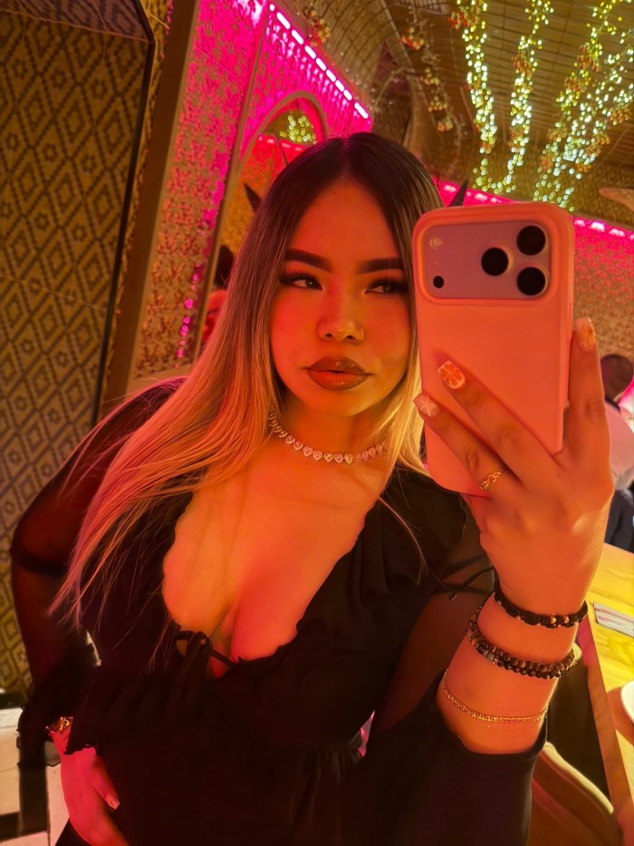 VALERIA ATREVIDA   NUEVA EN SITGES JUGUETONA