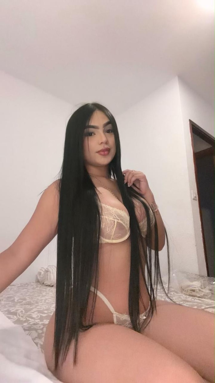 KARINA SÚPER CALIENTE Y CACHONDA